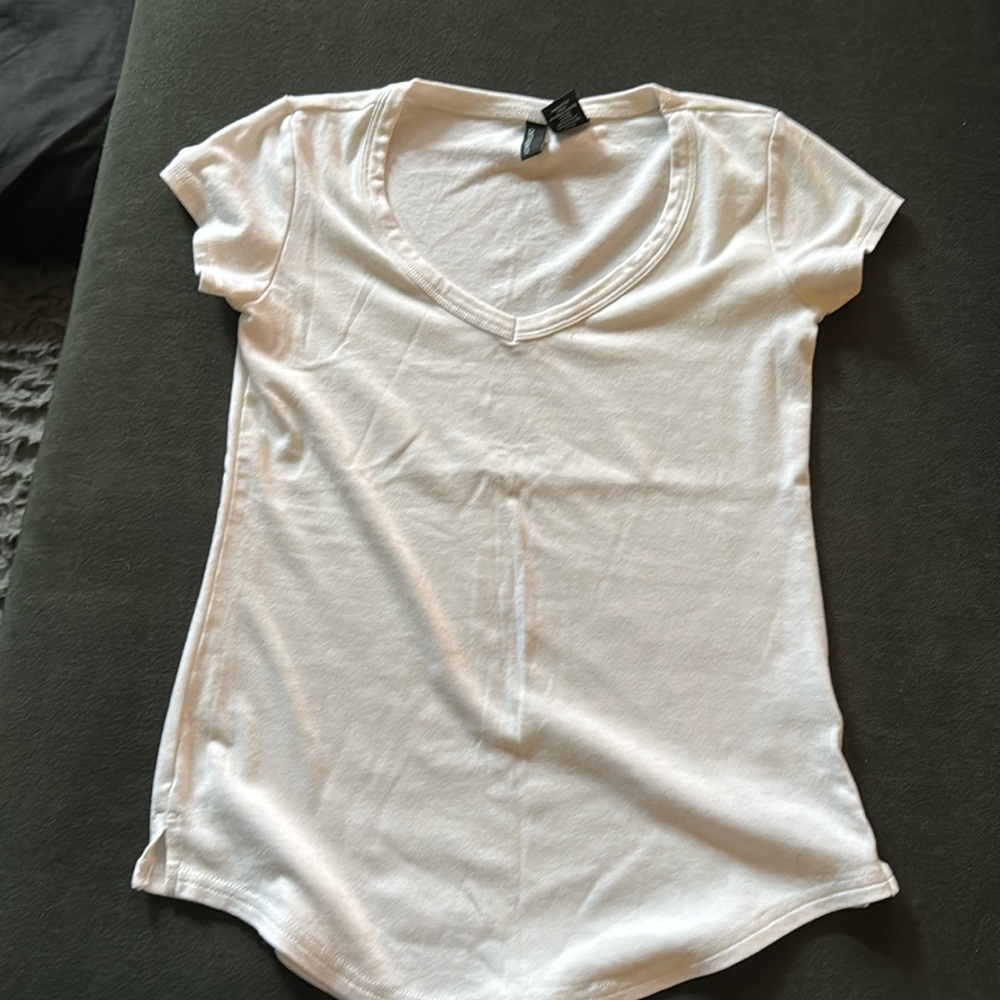 White tee